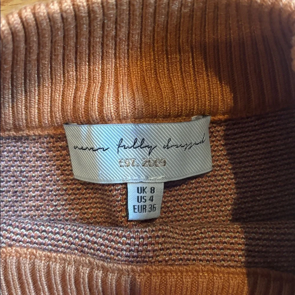 Matching sweater set - Picture 4 of 5